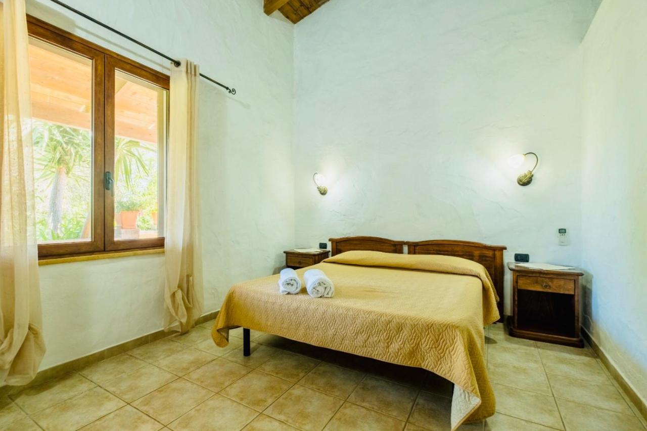 Agriturismo Il Paradiso อีเกลเซียส ภายนอก รูปภาพ