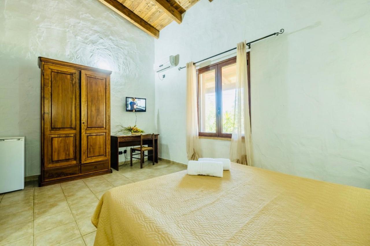 Agriturismo Il Paradiso อีเกลเซียส ภายนอก รูปภาพ