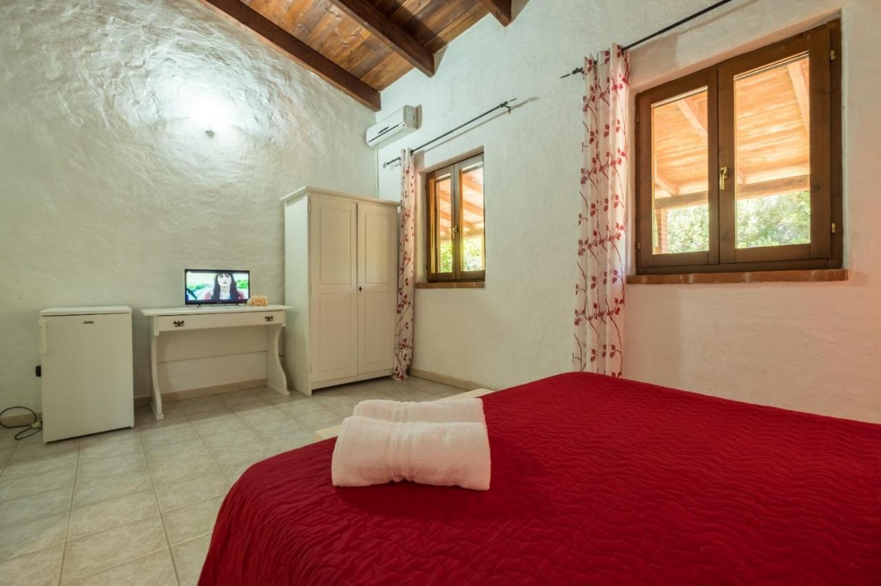Agriturismo Il Paradiso อีเกลเซียส ภายนอก รูปภาพ