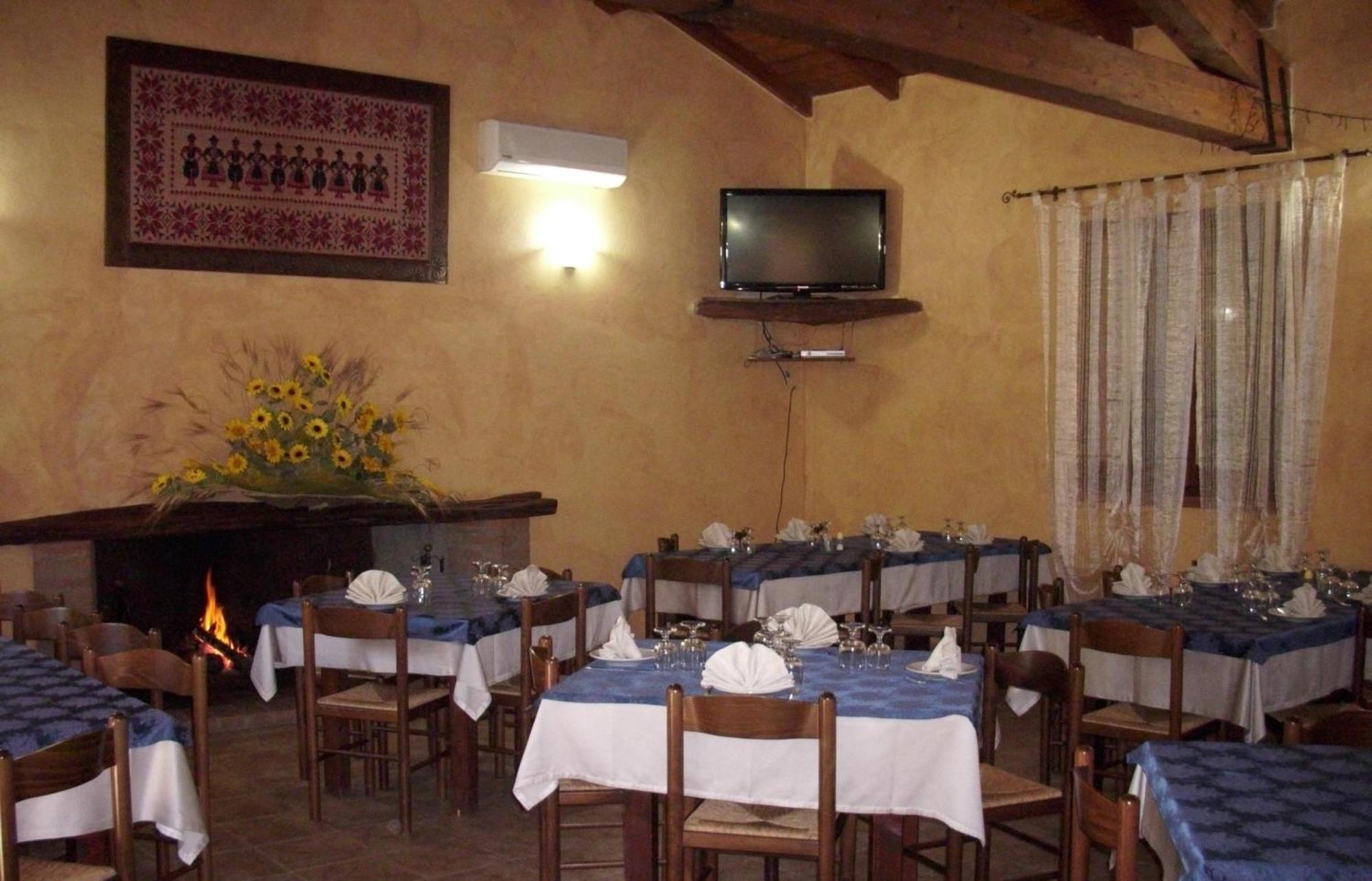 Agriturismo Il Paradiso อีเกลเซียส ภายนอก รูปภาพ