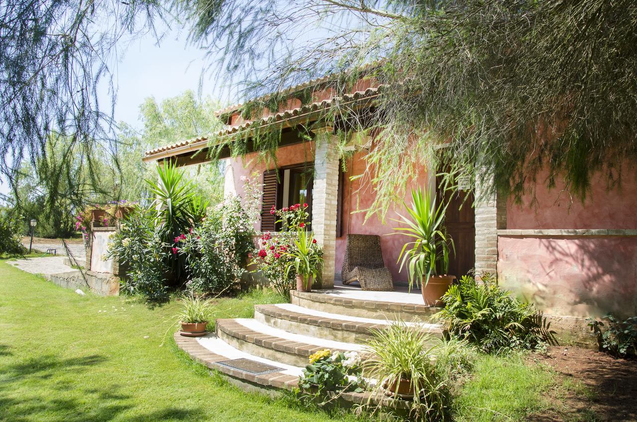 Agriturismo Il Paradiso อีเกลเซียส ภายนอก รูปภาพ